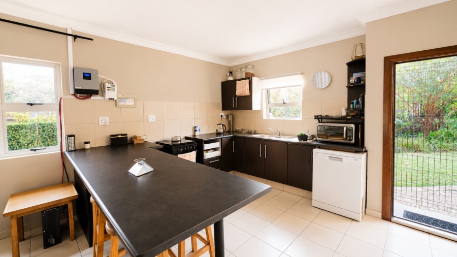 To Let 3 Bedroom Property for Rent in Melodie North West